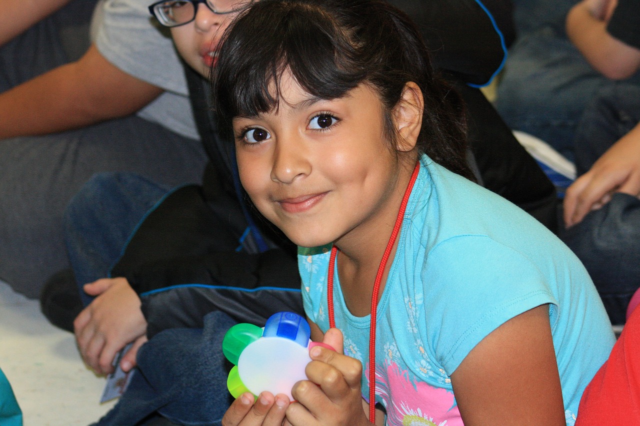 許華升最新搞笑視頻掀起歡樂風(fēng)暴，新篇章讓你笑不停歇！