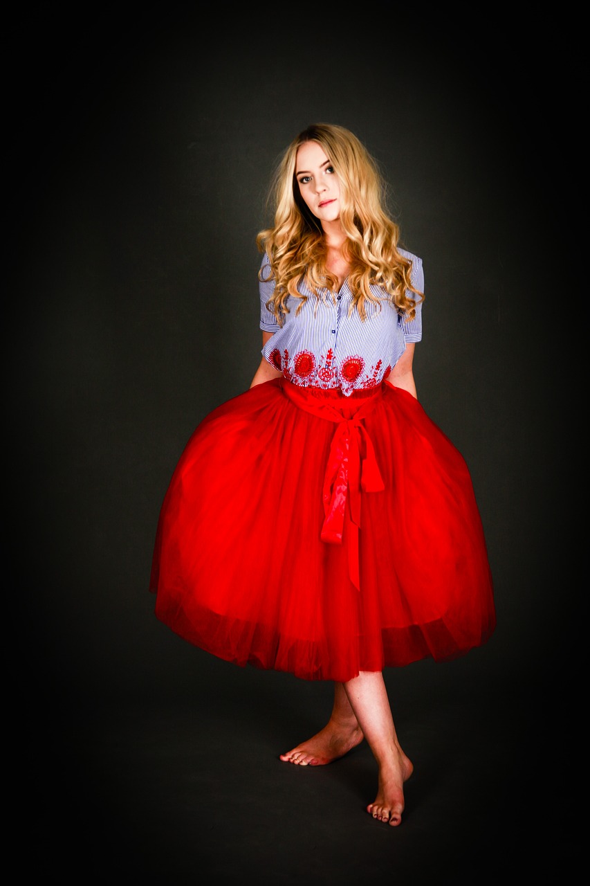 云夢(mèng)靚坊女裝最新款型，時(shí)尚品質(zhì)完美融合的魅力之選