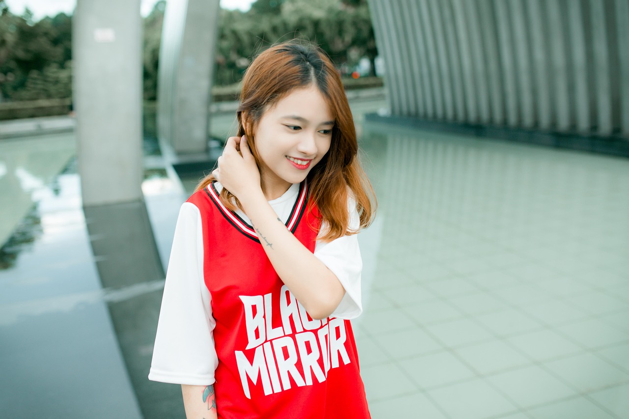 長發(fā)女神馮燁的辮子新風(fēng)尚，時尚魅力的展現(xiàn)