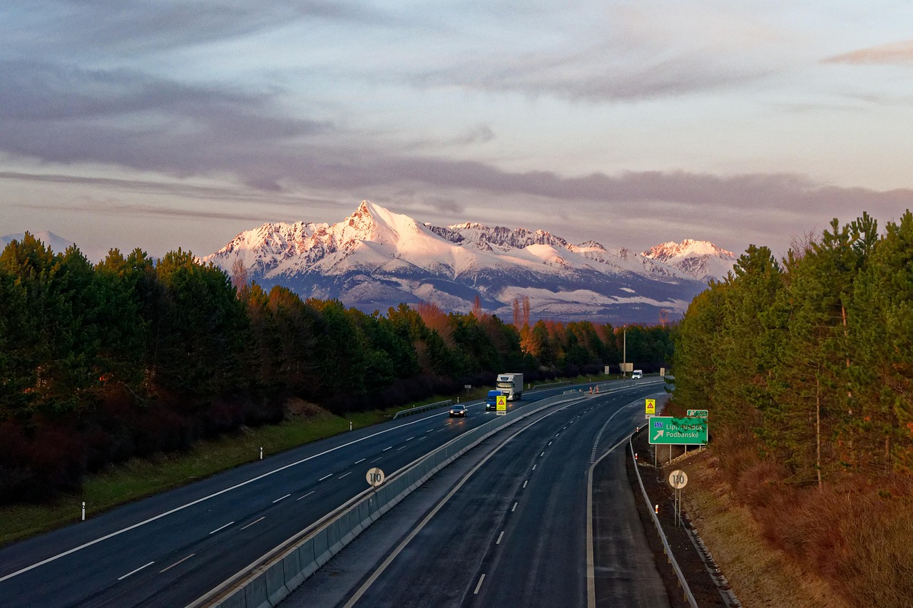 鄂爾多斯高速公路封閉最新消息，封閉情況及其影響分析