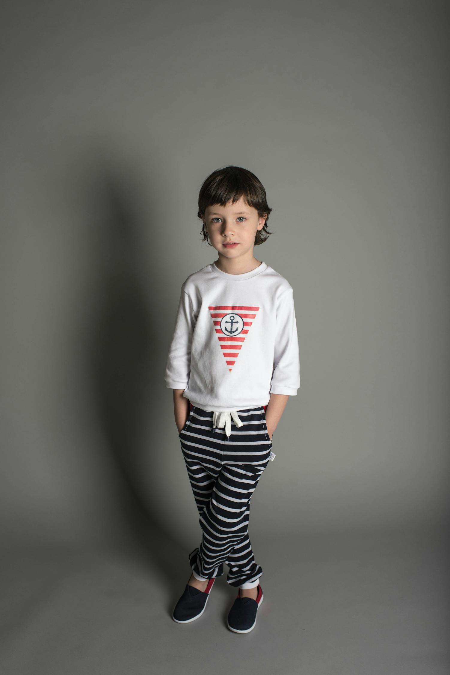 最新短發(fā)時(shí)尚潮流，個(gè)性風(fēng)格完美展現(xiàn)